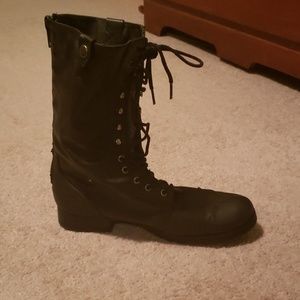 Combat boots